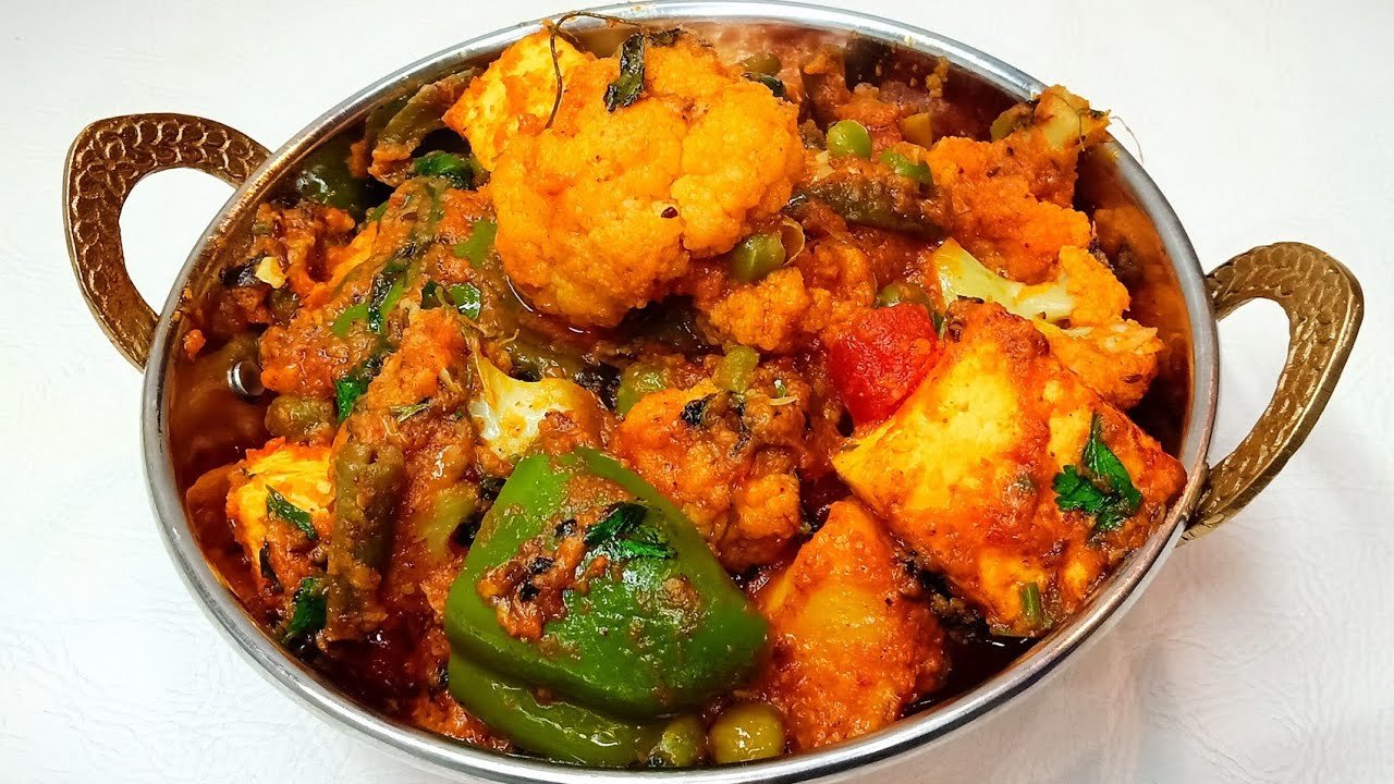 Veg Kolhapuri Recipe: अचानक घर आ जाए बिन बुलाए मेहमान और टाइम हो कम तो ...