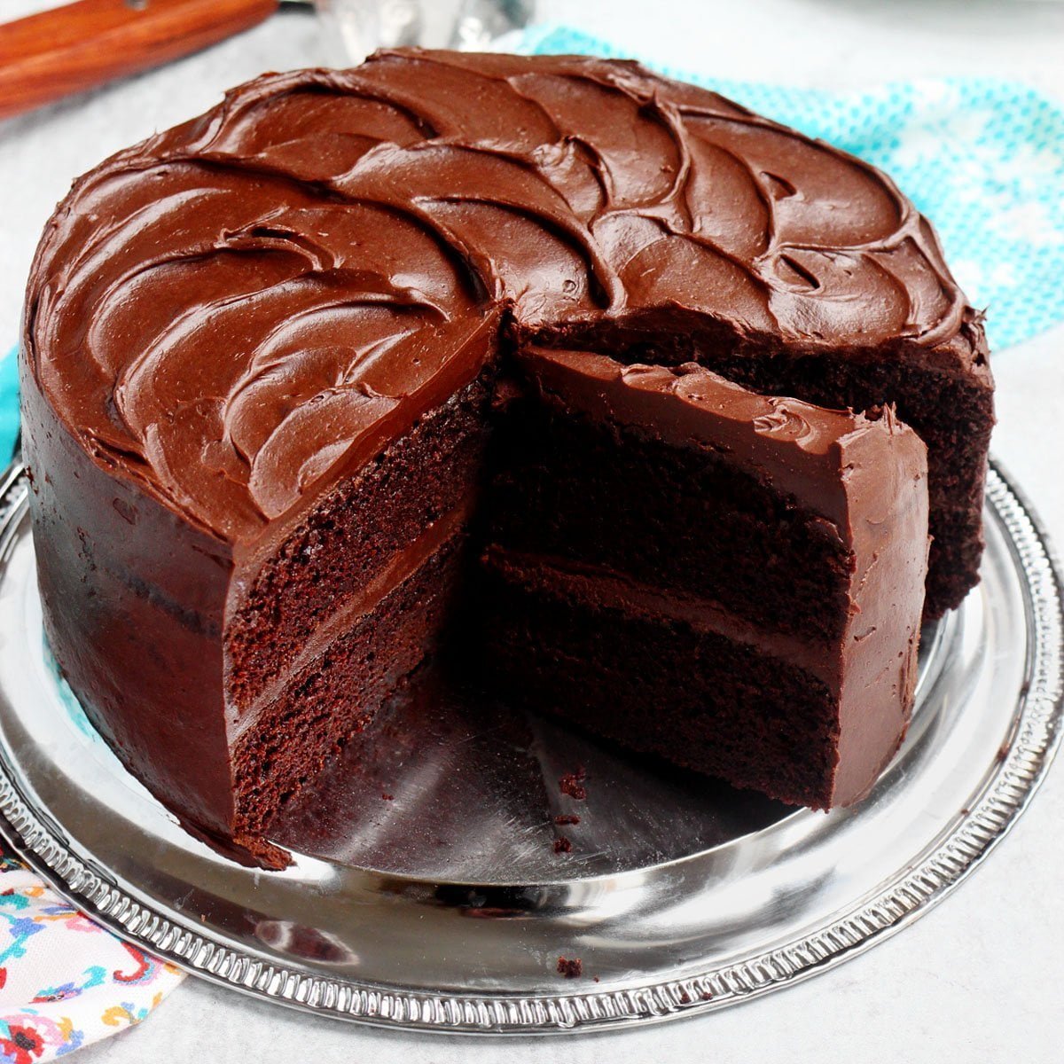CHOCOLATE CAKE: घर पर बनाएं बिना अंडे के रेस्टोरेंट स्टाइल परफेक्ट चॉकलेट केक