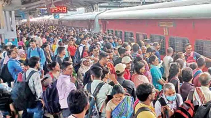 Special Train on Diwali: दिवाली और छठ पूजा पर घर जाने वालों के लिए खुशखबरी, रेलवे ने शुरू की 250 स्पेशल ट्रेन