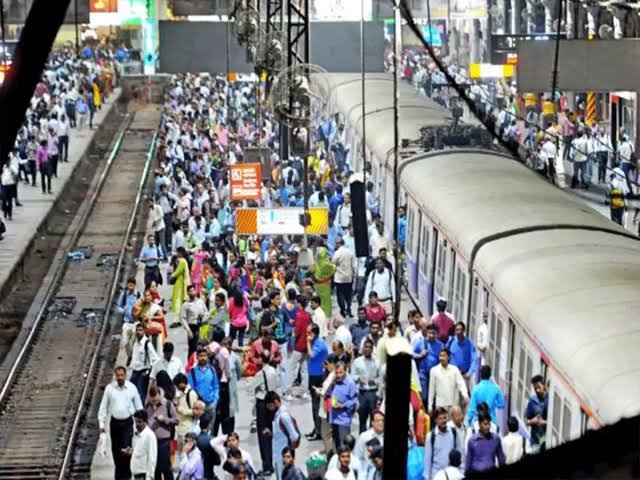Special Train on Diwali: दिवाली और छठ पूजा पर घर जाने वालों के लिए खुशखबरी, रेलवे ने शुरू की 250 स्पेशल ट्रेन