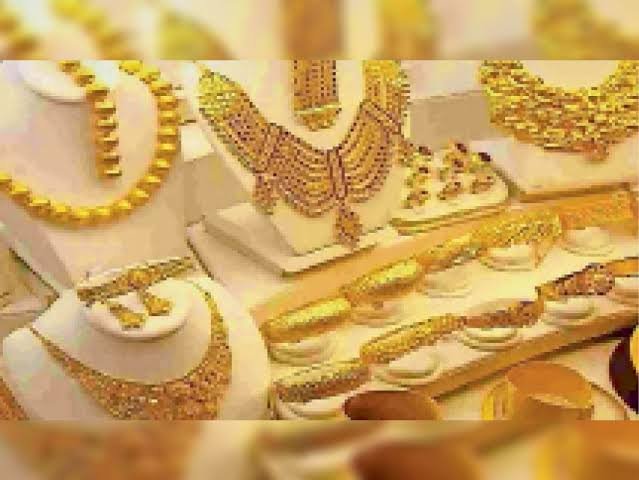 gold jewellery investment ideas: सोने की कीमत ने छीनी सर्राफा व्यापारियों की नींद,,जानिए गोल्ड में इनवेस्टमेंट करने के नए तरीके