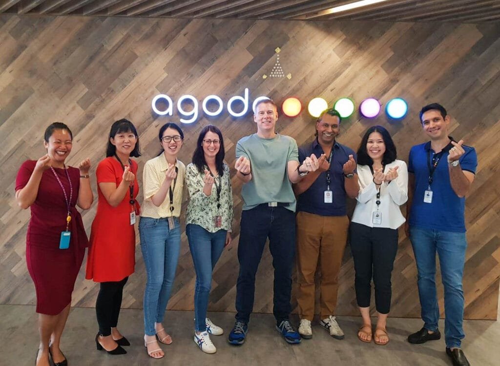 Success Story of Agoda Company: स्कूल के दो लड़कों ने मिलकर कैसे बनाई करोड़ों की कंपनी