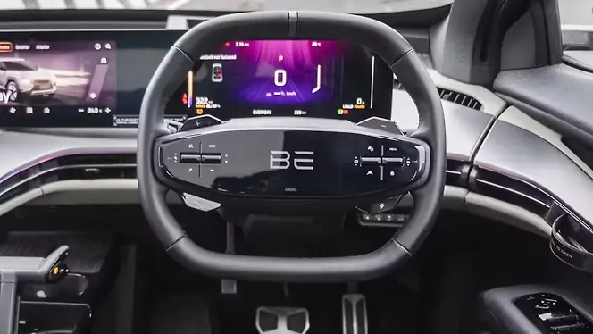 Mahindra BE6 ने मचाया तहलका! भारत की पहली हाई-परफॉर्मेंस इलेक्ट्रिक SUV Formula E में लॉन्च