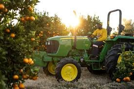 John Deere के 5D सीरीज ट्रैक्टर्स का सच! किसानों का फेवरेट या सिर्फ नाम बड़ा?