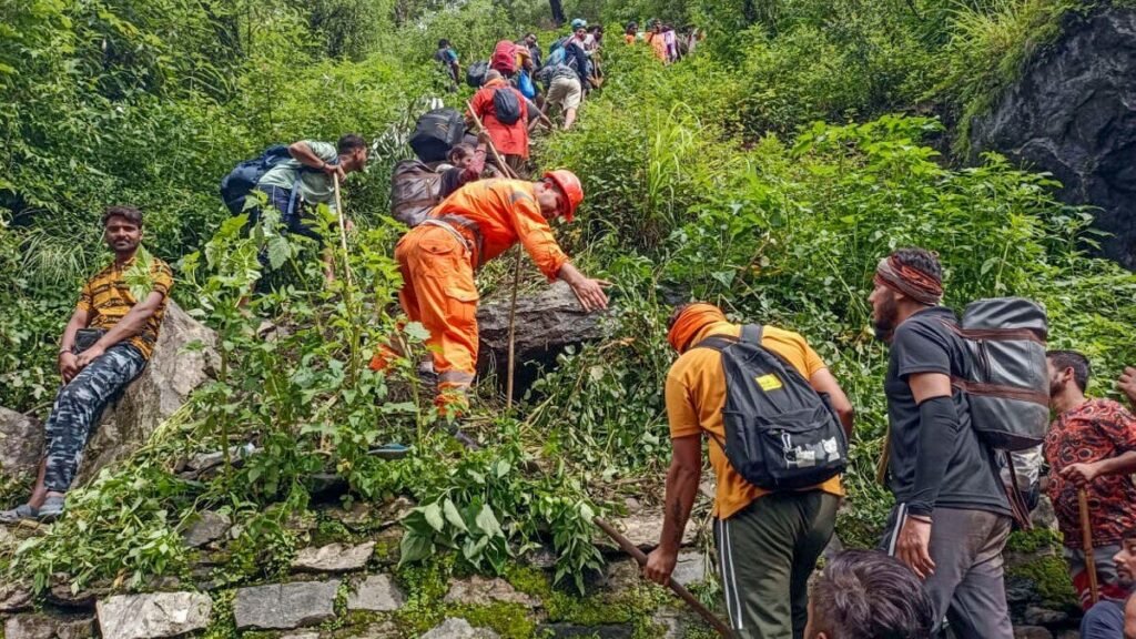 उत्तराखंड में फिर कहर बनकर टूटा बादल! रूह कपा देगा उत्तरकाशी के धराली, हर्षिल और सुक्की टॉप की तबाही का मंजर